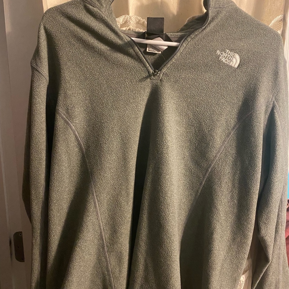 North face pullover